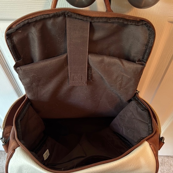 Brown and White Laptop Bag with Stylish Design - Picture 6 of 8